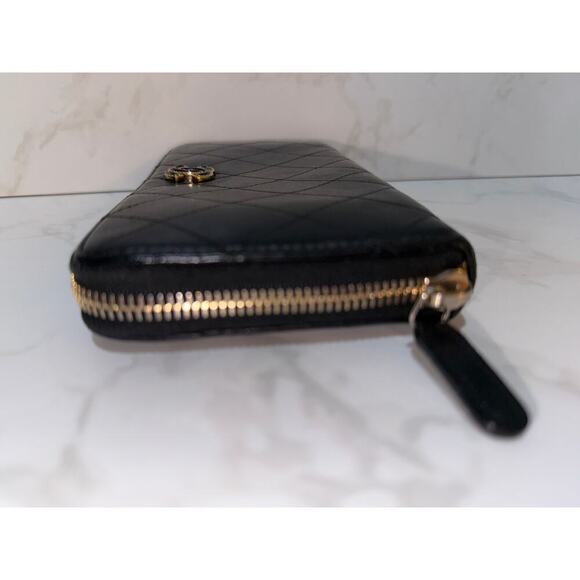 Chanel Black Quilted Leather Zip Around Wallet Gold CC Logo Classic Long Wallet - Picture 6 of 8